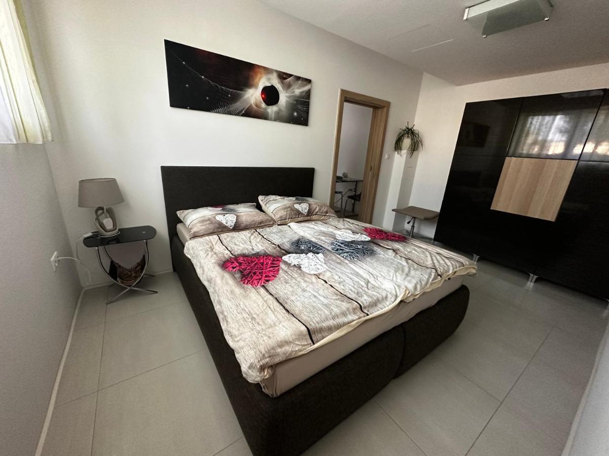 Apartman Lodenica Piest'any Ngoại thất bức ảnh